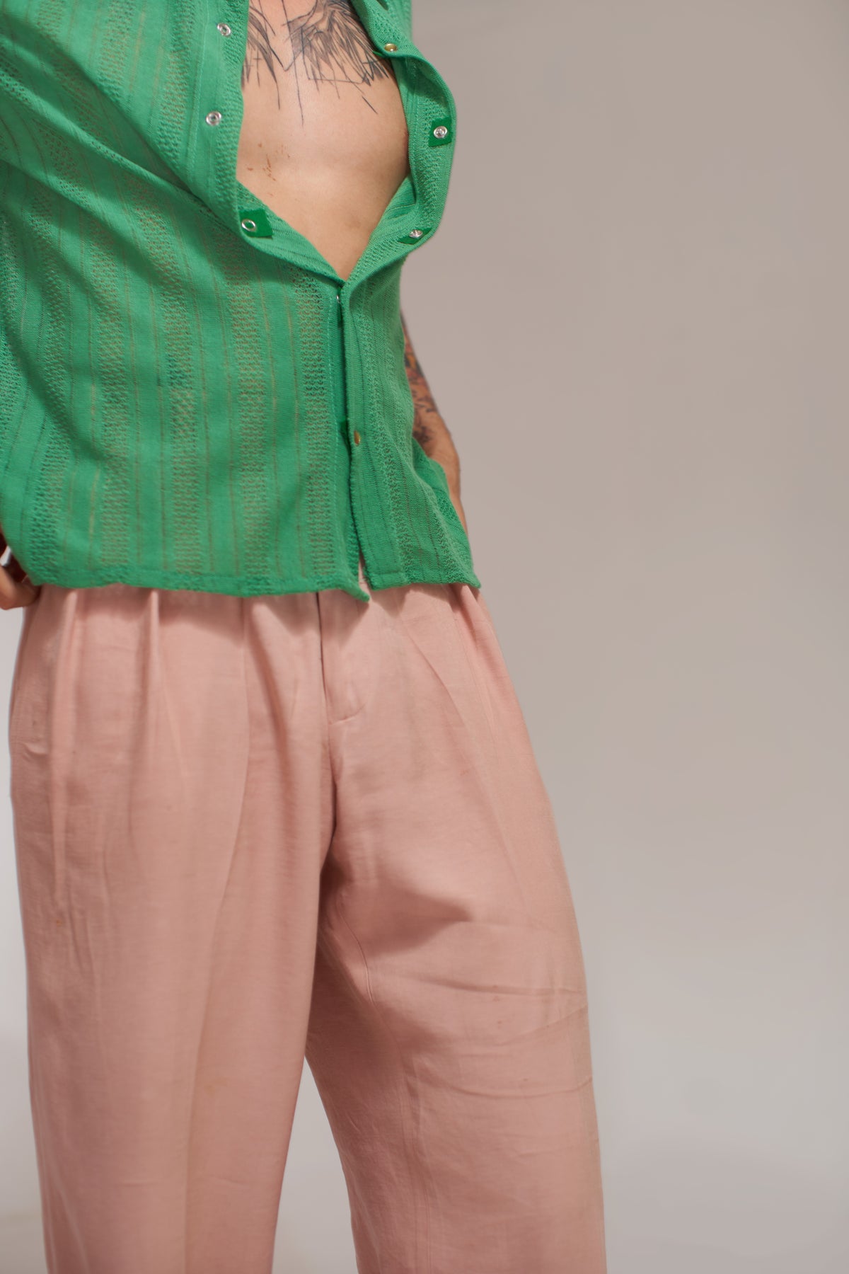 Green Textured Men's Shirt & Pink Trousers Set