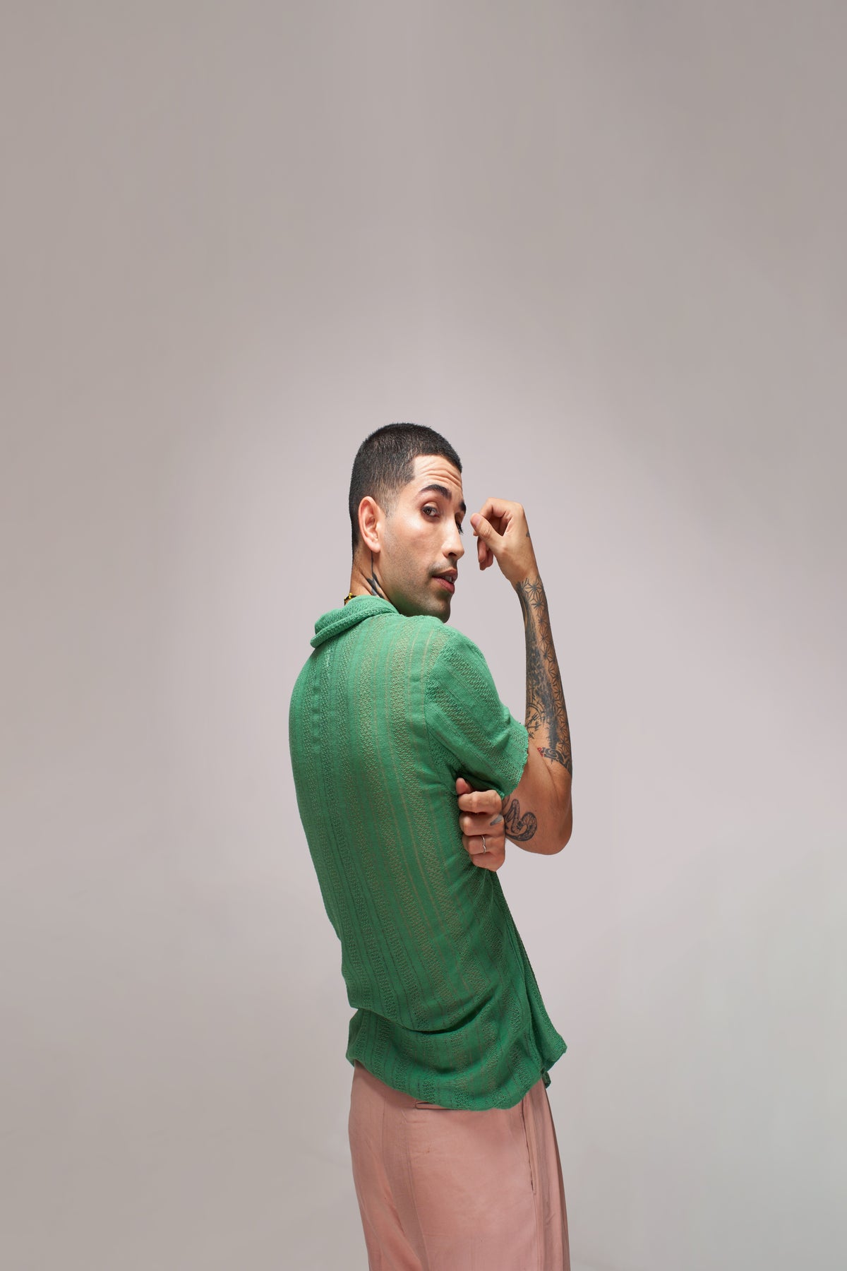 Green Textured Men's Shirt & Pink Trousers Set
